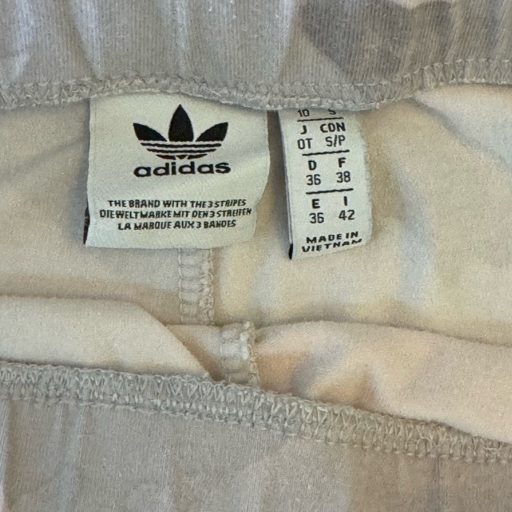 Adidas Pink Camo Sweatshirt and leggings set - Picture 4 of 10